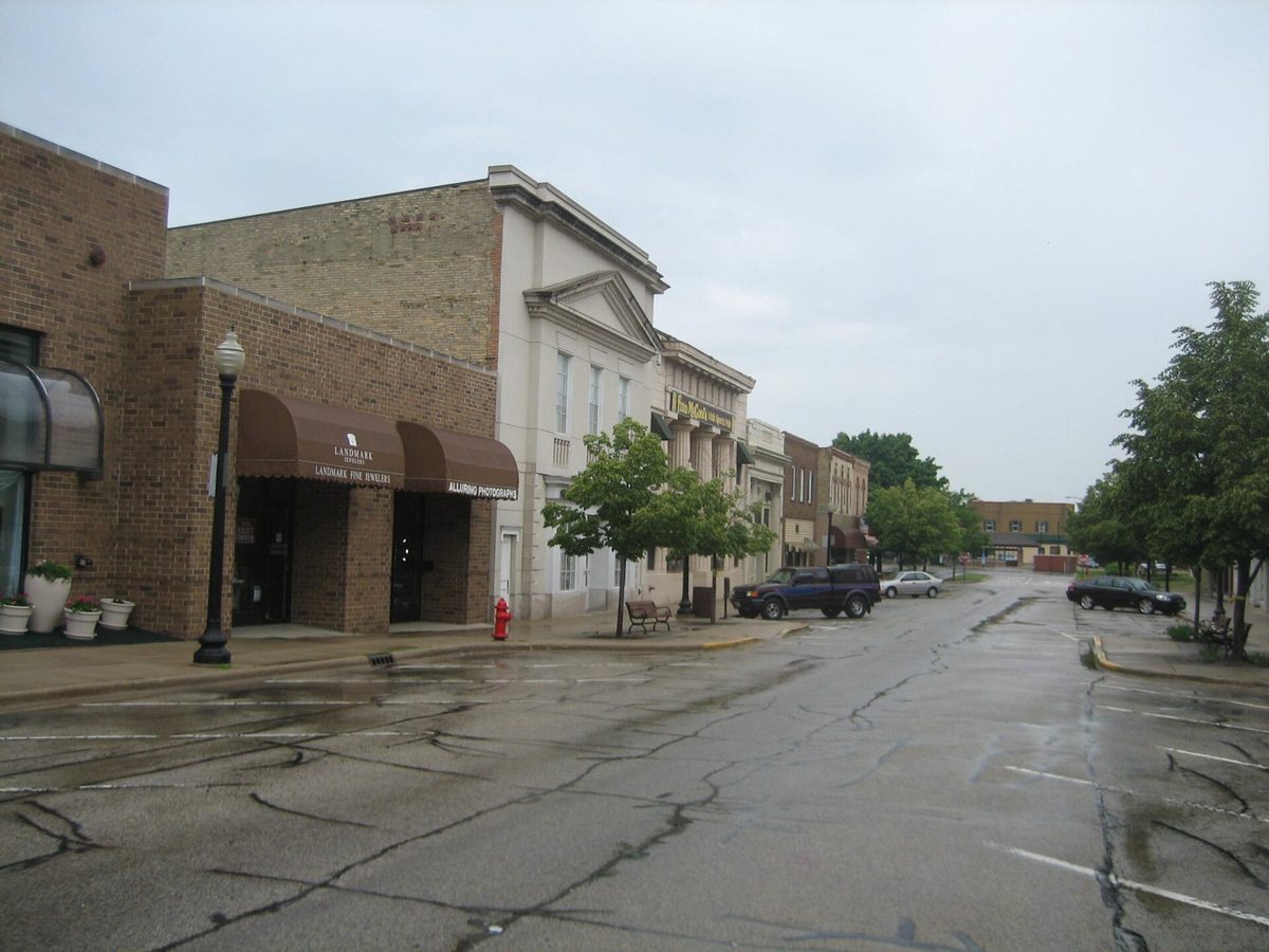 Skyline and aerial view of Crystal Lake, IL - LD Movers moving service area