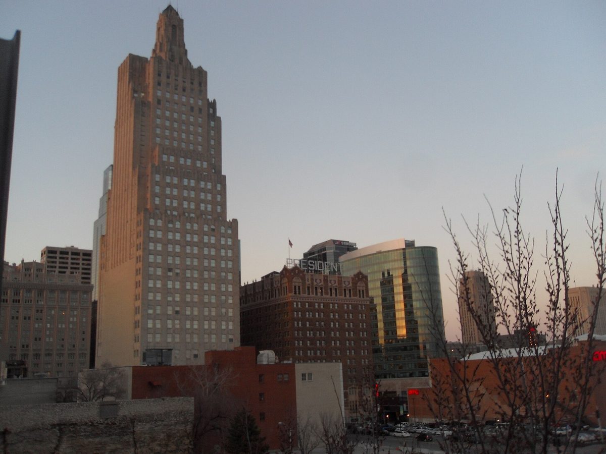 Skyline and aerial view of Kansas City, KS - LD Movers moving service area