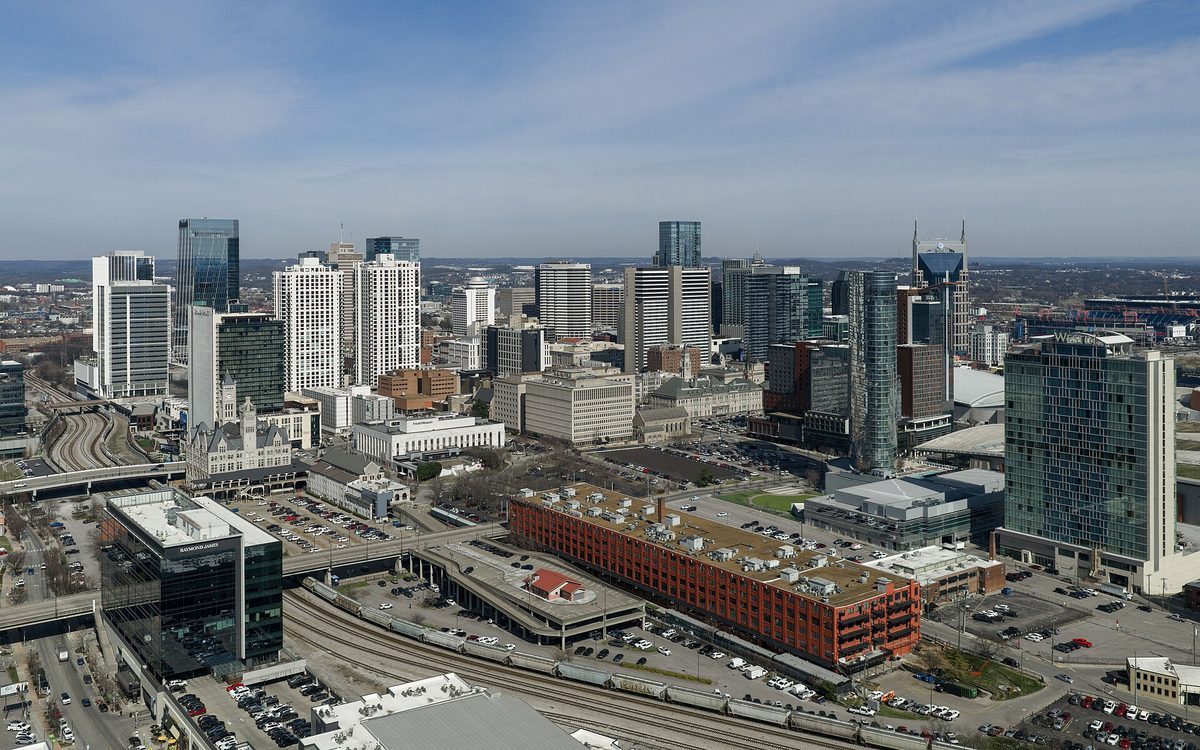 Skyline and aerial view of Nashville, TN - LD Movers moving service area