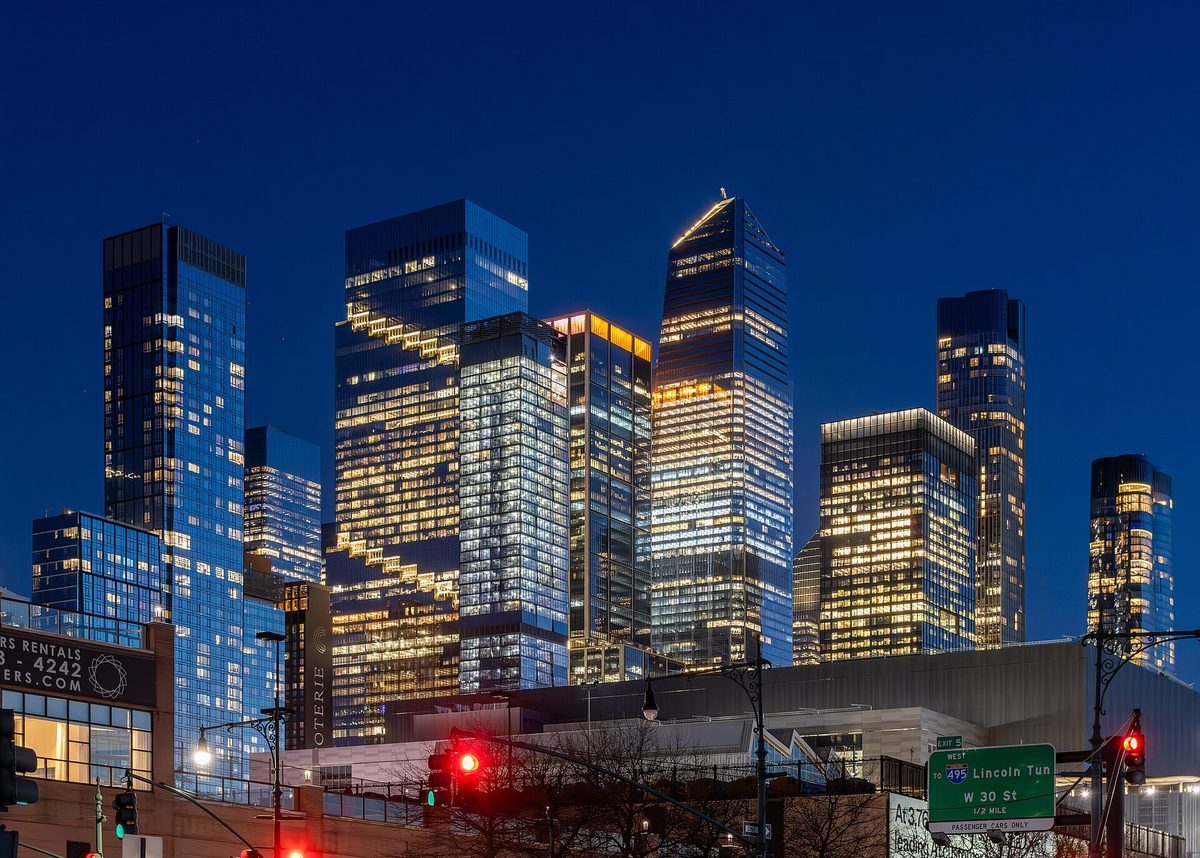 Manhattan skyline and Hudson Yards high-rises - LD Movers New York metro moving and delivery service