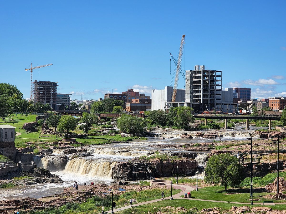 Skyline and aerial view of Sioux Falls, SD - LD Movers moving service area