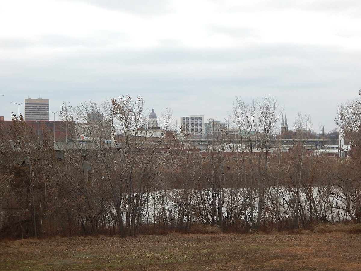 Skyline and aerial view of Topeka, KS - LD Movers moving service area