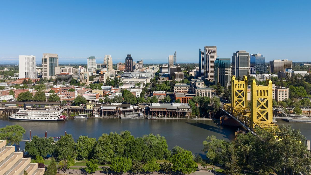 Scenic skyline and landscape view of California - LD Movers moving service area