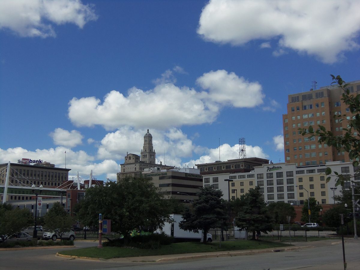 Scenic skyline and landscape view of Iowa - LD Movers moving service area